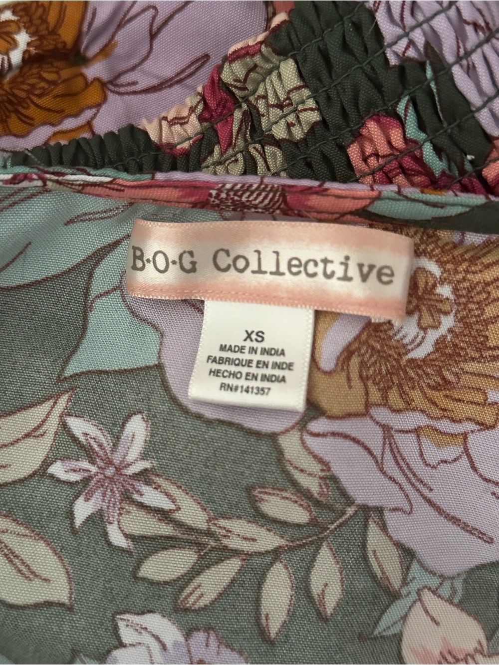 Dolls Hippie Boho Floral Tie-Sleeve V-Neck Crop Top in Olive Green- Women’s - Picture 4 of 4